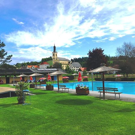 Ferienwohnung Am Freibad Лойчах Экстерьер фото