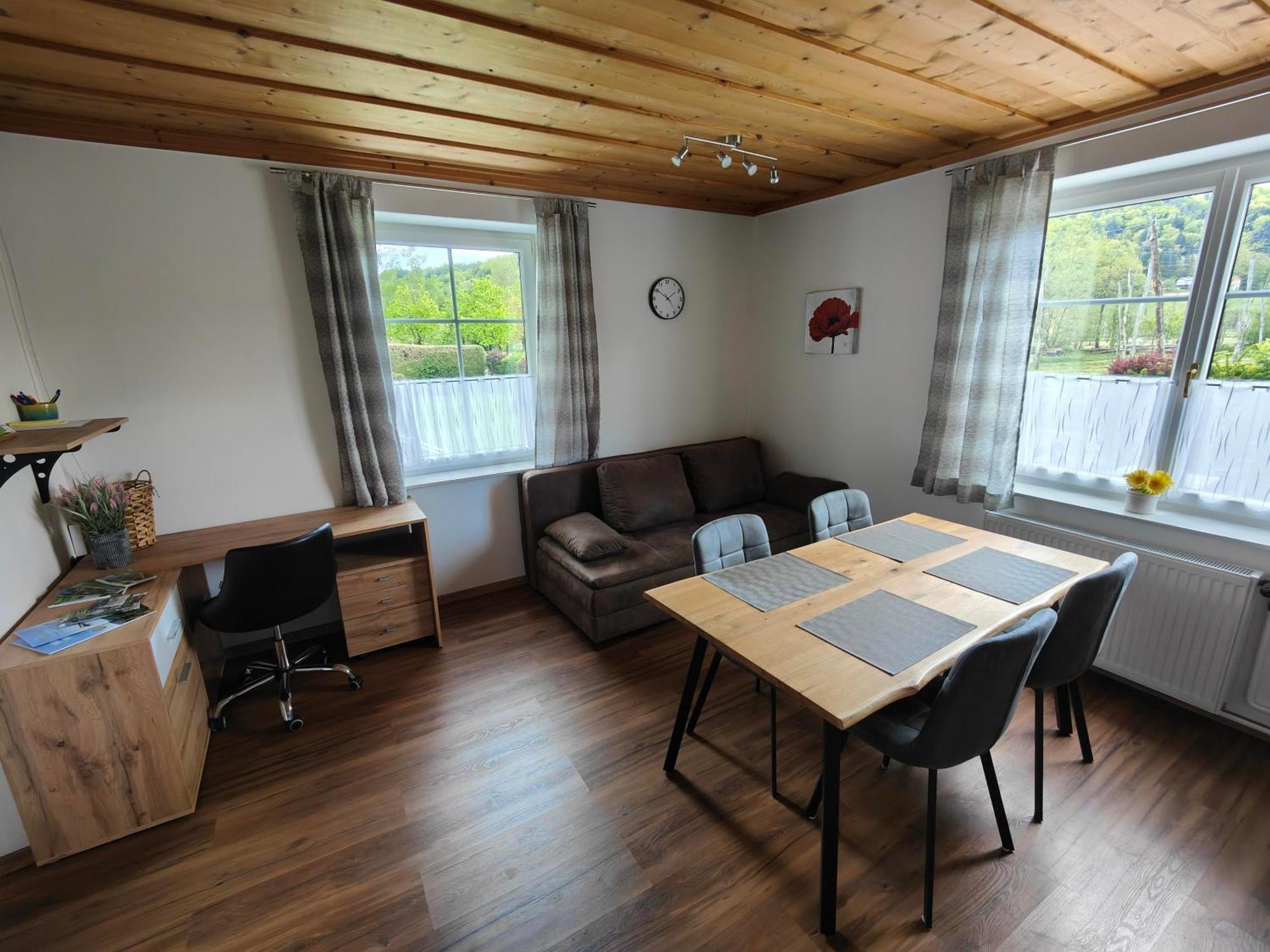Ferienwohnung Am Freibad Лойчах Экстерьер фото