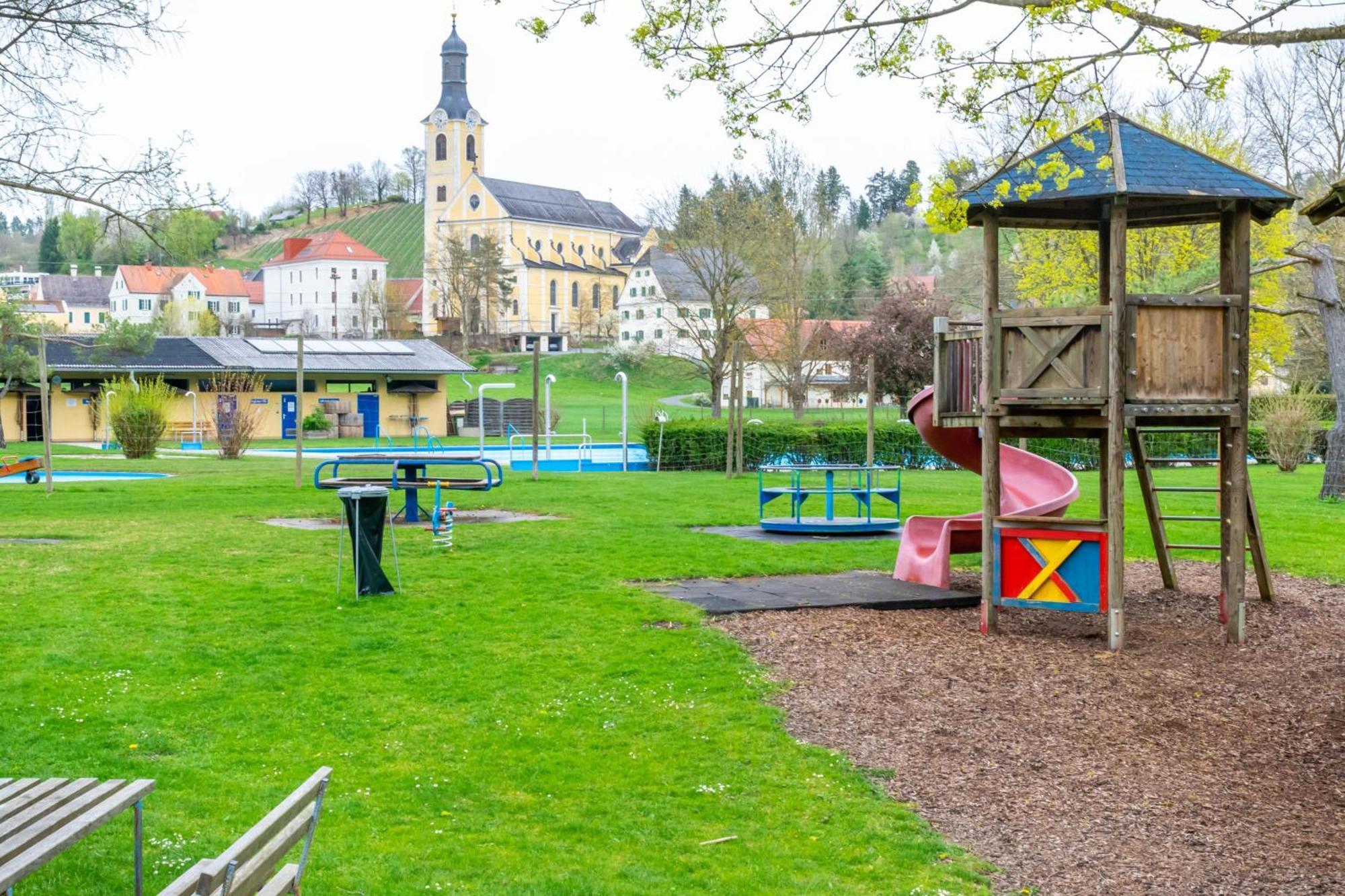 Ferienwohnung Am Freibad Лойчах Экстерьер фото